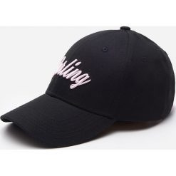 Czapka z daszkiem Darling - Czarny. Czarne czapki damskie House, bez wzorów. W wyprzedaży za 19,99 zł.