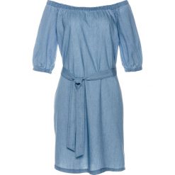 Sukienka z dekoltem carmen bonprix jasnoniebieski "bleached". Niebieskie sukienki damskie bonprix, bez wzorów, bez kołnierzyka, bez rękawów. Za 119,99 zł.
