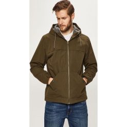 Quiksilver - Kurtka. Zielone płaszcze męskie Quiksilver, s, bez wzorów, z poliesteru, krótkie, z kapturem. W wyprzedaży za 429,90 zł.