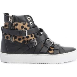 Twinset Sneakersy. Trampki i tenisówki damskie Twin Set, z aplikacjami, ze skóry, na zamek. Za 479,00 zł.