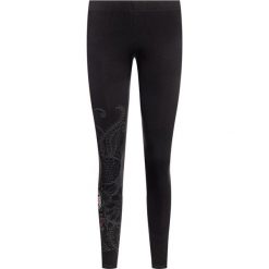 Legginsy Desigual Dann 19WWKK03. Czarne spodnie damskie Desigual, l, bez wzorów, z elastanu. W wyprzedaży za 159,00 zł.