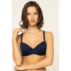 Biustonosz z fiszbiną TOMMY HILFIGER UW0UW02019. Niebieskie biustonosze TOMMY HILFIGER, bez wzorów, z elastanu. W wyprzedaży za 139,00 zł.
