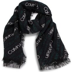 Chusty damskie: Chusta CALVIN KLEIN BLACK LABEL – Logo Scarf M K40K400238 001