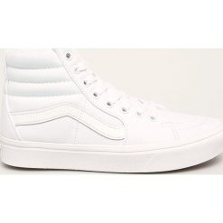 Vans - Trampki. Białe trampki i tenisówki damskie Vans, bez wzorów, ze skóry, na sznurówki. W wyprzedaży za 319,90 zł.