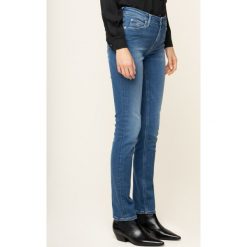 Jeansy Slim Fit Calvin Klein Jeans J20J213144. Niebieskie jeansy damskie Calvin Klein Jeans. W wyprzedaży za 289,00 zł.