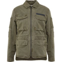 Zadig & Voltaire BART GRUNGE Kurtka wiosenna fougere. Zielone kurtki męskie marki Zadig & Voltaire, m, z bawełny. W wyprzedaży za 583,60 zł.
