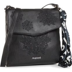 Torebka DESIGUAL - 20WAXPDC 2000. Czarne listonoszki damskie Desigual, z aplikacjami, ze skóry ekologicznej, zdobione, bez dodatków. Za 249,00 zł.