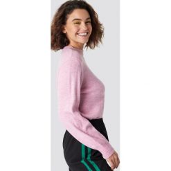 Emilie Briting x NA-KD Sweter z bufiastym rękawem - Pink. Różowe swetry oversize damskie Emilie Briting x NA-KD. Za 161,95 zł.