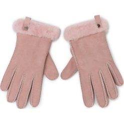 Rękawiczki UGG - W Shorty Glove W Leather Trim 17367 Pink Crystal. Różowe rękawiczki damskie Ugg, bez wzorów, ze skóry. W wyprzedaży za 419,00 zł.