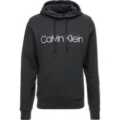 Calvin Klein KAMS HOODY Bluza z kapturem grey. Szare bluzy męskie rozpinane marki Calvin Klein Jeans, l, z nadrukiem, z bawełny, z kapturem. Za 449,00 zł.
