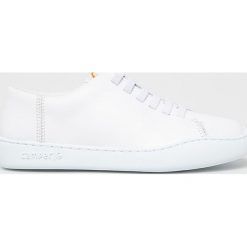 Camper - Buty. Białe buty sportowe damskie Camper, bez wzorów, ze skóry, sportowe. W wyprzedaży za 369,90 zł.