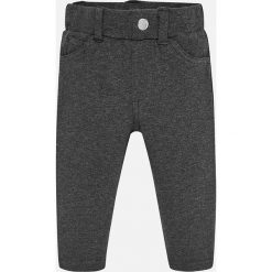 Mayoral - Spodnie dziecięce 74-98 cm. Czerwone spodnie dziewczęce Mayoral, bez wzorów, z elastanu. W wyprzedaży za 54,90 zł.