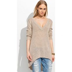 Luźny Cappuccino Sweter z Dekoltem w Serek. Szare bez kategorii Molly.pl, uniwersalny, z poliamidu, z dekoltem w serek. Za 94,90 zł.