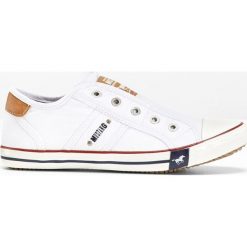 Sneakersy Mustang bonprix biały. Białe buty sportowe damskie bonprix. Za 179,99 zł.