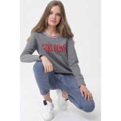 Ciemnoszara Bluza Lady Boss. Szare bluzy damskie Born2be, s, z nadrukiem, długie. Za 69,99 zł.
