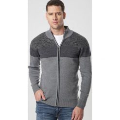 Szary Sweter Chararah. Szare kardigany męskie Born2be, xl, bez wzorów. Za 49,99 zł.