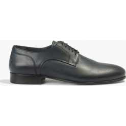 Półbuty wizytowe granatowe Fausto. Niebieskie buty wizytowe męskie Badura, bez wzorów, wizytowe, bez zapięcia. Za 295,99 zł.