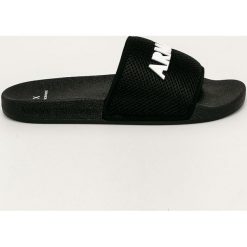 Armani Exchange - Klapki. Niebieskie kapcie męskie Armani Exchange, z materiału. Za 259,90 zł.