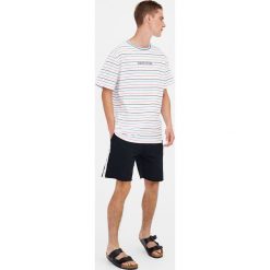 Bermudy jogging z lampasami. Czarne spodenki i szorty męskie Pull&Bear, m, bez wzorów. Za 69,90 zł.