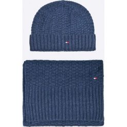 Tommy Hilfiger - Szalik + czapka. Niebieskie szaliki męskie marki TOMMY HILFIGER, bez wzorów, z poliesteru. W wyprzedaży za 299,90 zł.