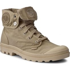 Trapery PALLADIUM - Baggy 92353-238-M Sahara/Ecru. Brązowe trapery damskie Palladium, z tworzywa sztucznego, klasyczne, bez obcasa, bez zapięcia. W wyprzedaży za 239,00 zł.