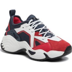 Sneakersy EMPORIO ARMANI - X4X286 XM243 D934 Red/Opt White. Czerwone sneakersy męskie Emporio Armani, bez zapięcia. Za 1249,00 zł.