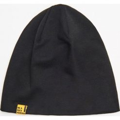 Czapka zimowa - Czarny. Czarne czapki męskie Cropp, na zimę, bez wzorów. Za 29,99 zł.