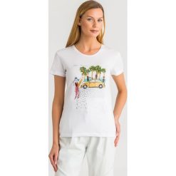 T-SHIRT Patrizia Pepe. Białe t-shirty damskie Patrizia Pepe, m, bez wzorów, z materiału, bez kołnierzyka. Za 609,00 zł.