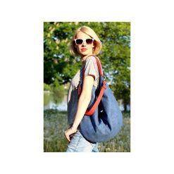 Zamszowa granatowa torba z czerwonymi. Niebieskie torebki klasyczne damskie Karolina audycka, w paski, z tkaniny, na ramię, zamszowe, z haftem. Za 195,00 zł.