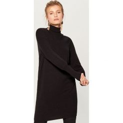Melanżowy sweter z golfem - Czarny. Czarne golfy damskie marki Mohito, l. W wyprzedaży za 79,99 zł.