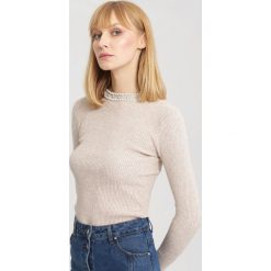 Beżowy Sweter Gentle. Brązowe swetry klasyczne damskie other, na jesień, uniwersalny. Za 39,99 zł.