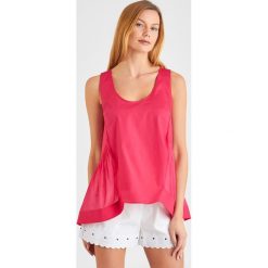 TOP twinset. Bluzki damskie Twinset, bez wzorów, bez kołnierzyka. W wyprzedaży za 575,20 zł.