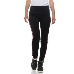 Sam 73 Legginsy Czarny. Czarne spodnie damskie Sam 73, s, z elastanu. Za 163,95 zł.