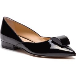 Półbuty SOLO FEMME - 46808-61-B48/C26-04-00 Czarny. Czarne półbuty damskie Solo Femme, na co dzień, bez wzorów, ze skóry, bez obcasa, na obcasie, bez zapięcia. Za 319,00 zł.