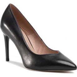 Szpilki TAMARIS - 1-22443-24 Black Leather 003. Czarne półbuty damskie Tamaris, bez wzorów, ze skóry ekologicznej, eleganckie, bez obcasa, na obcasie, bez zapięcia. W wyprzedaży za 219,00 zł.