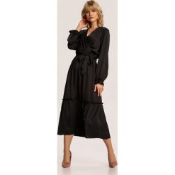 Czarna Sukienka Pallegina. Czarne sukienki damskie Renee, s, bez wzorów, bez kołnierzyka, bez rękawów, maxi. Za 149,99 zł.
