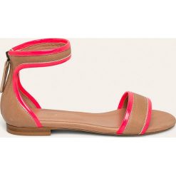 Twinset - Sandały. Brązowe klapki damskie Twinset, bez wzorów, ze skóry, bez obcasa, na obcasie. Za 1099,00 zł.