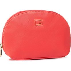 Kosmetyczka GUESS - Nohea Accessories PWNOHE P0370 CHR. Czerwone kosmetyczki męskie Guess, z aplikacjami, ze skóry ekologicznej. Za 159,00 zł.