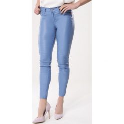 Jasnoniebieskie Spodnie Emanation. Szare spodnie damskie Born2be, s, z podwyższonym stanem. Za 39,99 zł.