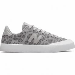 New Balance PROCTSEH. Buty sportowe damskie New Balance, bez wzorów, bez zapięcia. Za 299,99 zł.