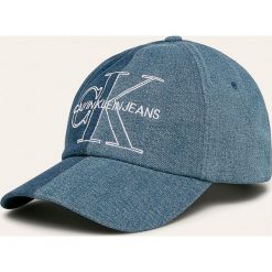 Calvin Klein Jeans - Czapka. Niebieskie czapki męskie Calvin Klein Jeans, z aplikacjami, z bawełny. Za 179,90 zł.