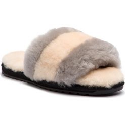 Kapcie EMU AUSTRALIA - Wrenlette Pop 2.0 W12001 Dove Grey/Natural. Szare klapki damskie EMU Australia, bez wzorów, ze skóry, bez obcasa. W wyprzedaży za 199,00 zł.