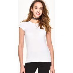 Gładki t-shirt - Biały. Białe t-shirty damskie Sinsay, s, bez wzorów, bez kołnierzyka. Za 9,99 zł.