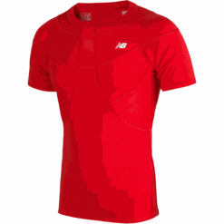 Koszulka kompresyjna - MT710135HRD. Koszulki męskie New Balance, s, bez wzorów, z elastanu, bez kołnierzyka, bez rękawów, do piłki nożnej. W wyprzedaży za 59,99 zł.
