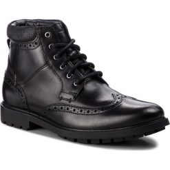 Kozaki CLARKS - Curington Rise 261368537 Blk Smooth Leather. Czarne glany męskie marki Clarks, z materiału. W wyprzedaży za 279,00 zł.