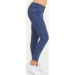 JEANSY MADERA Sportmax Code. Jeansy damskie Sportmax Code, bez wzorów, z jeansu, klasyczne, z podwyższonym stanem. Za 899,00 zł.