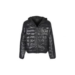 Kurtki pikowane Umbro DIAMOND-DOUDOUNE-NOIR-SCHISTE. Czarne kurtki męskie Umbro, m, bez wzorów, bez kaptura. W wyprzedaży za 559,20 zł.
