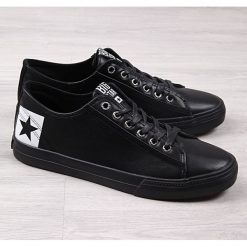 Trampki męskie niskie czarne Big Star EE174160. Czarne trampki męskie BIG STAR, bez wzorów, retro, bez zapięcia. Za 95,99 zł.