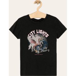 Kids Only - T-shirt dziecięcy 134-164 cm. Czarne bluzki dziewczęce Kids Only, z nadrukiem, z bawełny, z okrągłym kołnierzem, z krótkim rękawem, krótkie, bez kaptura. Za 59,90 zł.