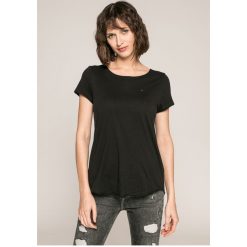 Tommy Jeans - Top. Niebieskie bluzki damskie Tommy Jeans, s, bez wzorów, z bawełny, casualowe, z okrągłym kołnierzem, z krótkim rękawem. W wyprzedaży za 99,90 zł.